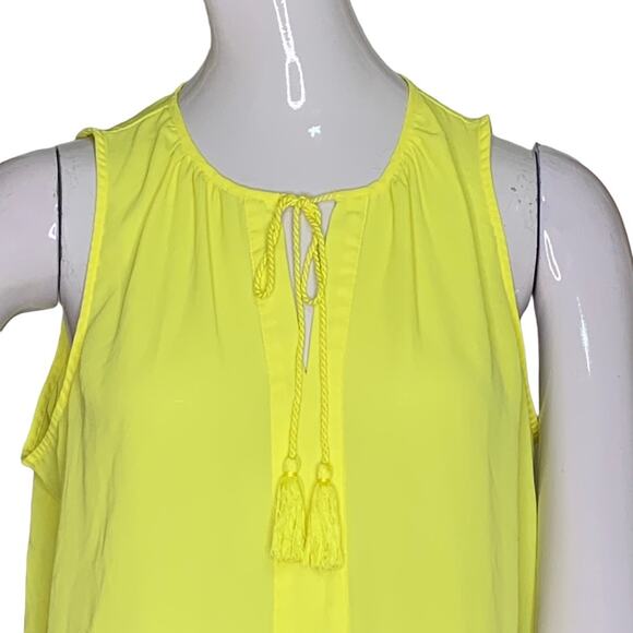 Violet & Claire Top Sleeveless Bright Yellow Tassel Tie Neck Pullover Size L - Picture 2 of 9